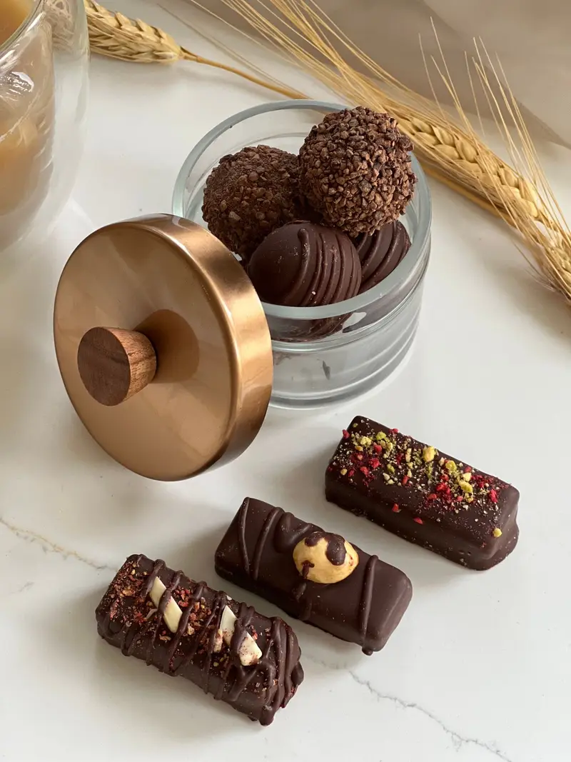 Chocolates artesanales en un catálogo para WhatsApp